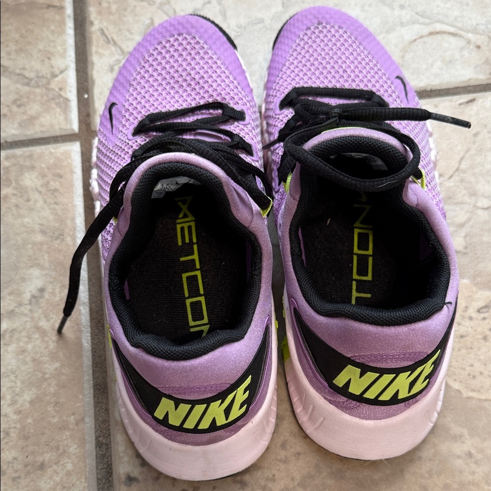 Nike Women's Lavender and Black Metcon Trainers